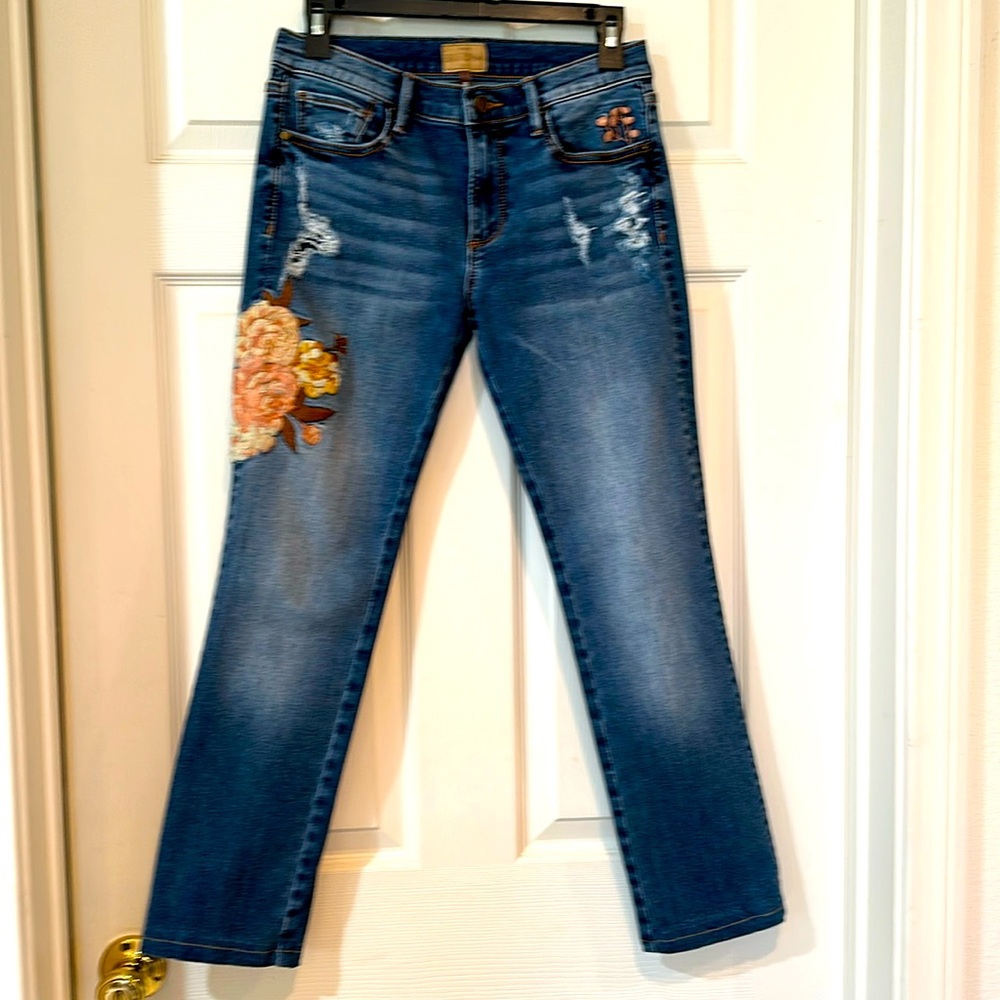 Driftwood size 27 distressed jeans with floral appliqué